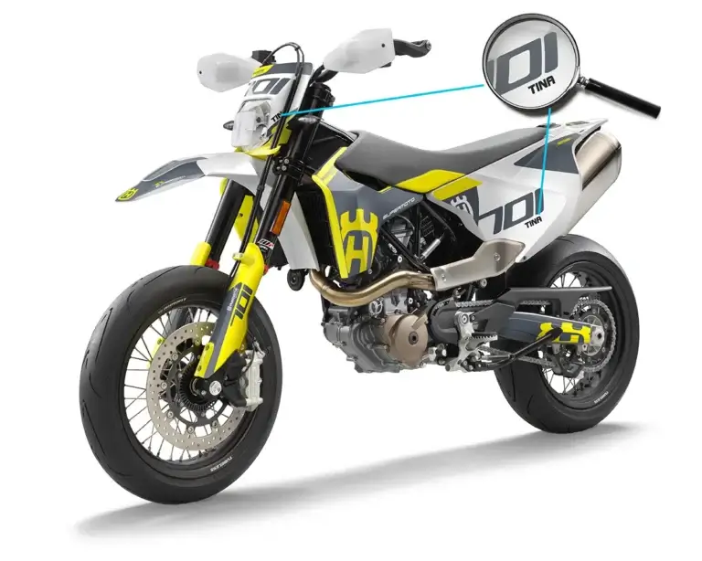 Husqvarna 701 SM Dekor Kit mit individuellem Name unter einer Lupe | Independent Racing | Dekore, Accessoires und Motorrad Bekleidung