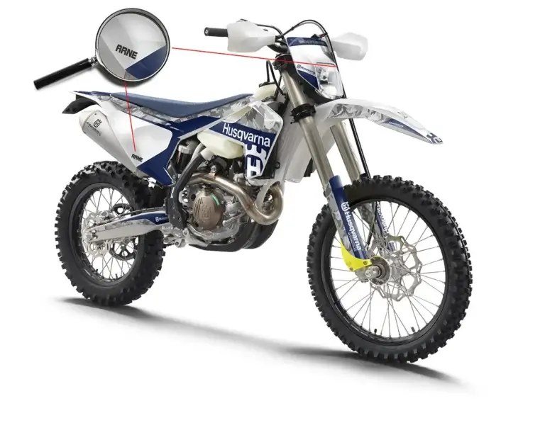 Husqvarna FE/TE/FC/TC Dekor Kit mit individuellem Name unter einer Lupe | Independent Racing | Dekore, Accessoires und Motorrad Bekleidung