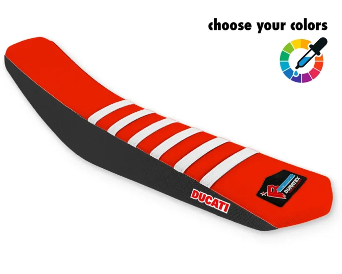 Rot, schwarzer Sitzbankbezug mit weißen Streifen und weißem Ducati-Schriftzug für die Ducati Desmo 450 MX.