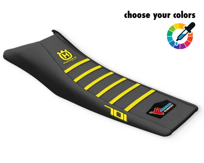 Dunkelgrauer Sitzbankbezug mit gelben Rippen und Husqvarna-Logo für die 701 Supermoto & Enduro.