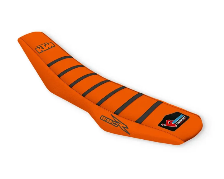Oranger KTM 690 SMCR & Enduro Sitzbankbezug mit schwarzen Rippen und 690R-Schriftzug.