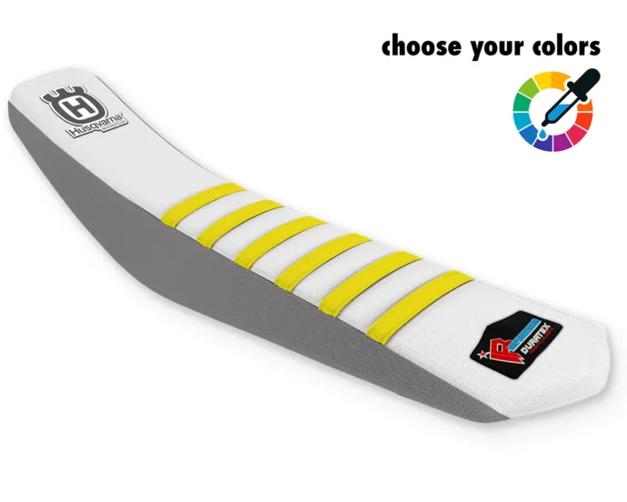 Weißer Husqvarna Sitzbankbezug für Motocross, Enduro & Supermoto mit gelben Rippen, grauen Seiten und Husqvarna-Logo.