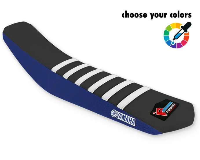 Schwarz-blauer Yamaha Sitzbankbezug mit weißen Rippen.